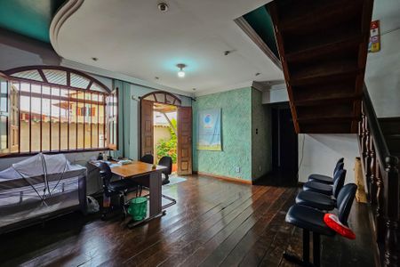 Sala de casa à venda com 3 quartos, 371m² em Planalto, Belo Horizonte