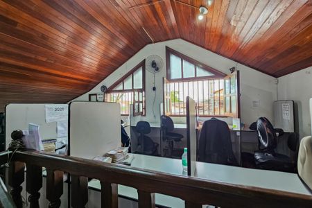 Casa à venda com 371m², 4 quartos e 4 vagas Casa à venda com 371m², 4 quartos e 4 vagasQuarto 3