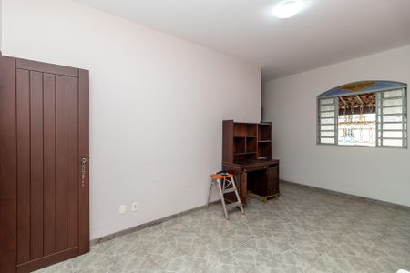 Sala de casa à venda com 3 quartos, 210m² em São João Batista, Belo Horizonte