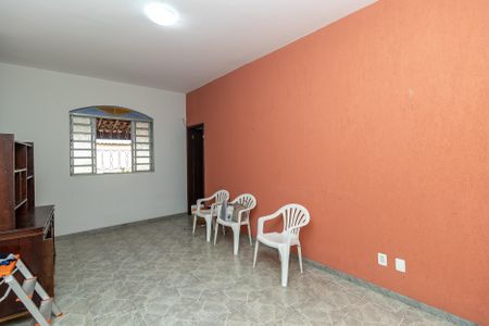 Sala de casa à venda com 3 quartos, 210m² em São João Batista, Belo Horizonte