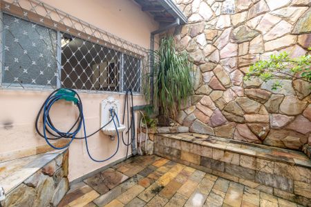 Casa à venda com 210m², 3 quartos e 4 vagasQuintal