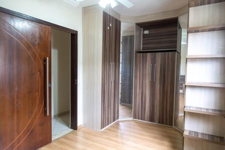 Casa para alugar com 300m², 3 quartos e 2 vagasQuarto 2