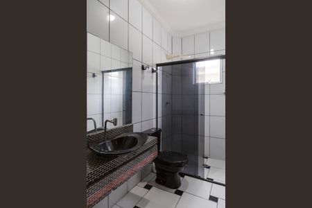 Casa para alugar com 300m², 3 quartos e 2 vagasBanheiro