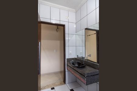 Casa para alugar com 300m², 3 quartos e 2 vagasBanheiro