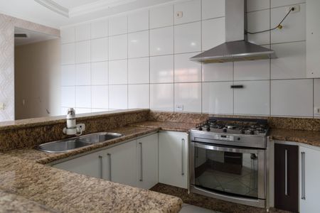 Casa para alugar com 300m², 3 quartos e 2 vagasCozinha