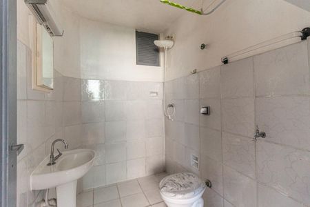 Banheiro de kitnet/studio para alugar com 1 quarto, 30m² em Santa Cecilia, São Paulo