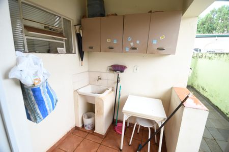 Casa à venda com 147m², 2 quartos e 1 vagaÁrea de Serviço