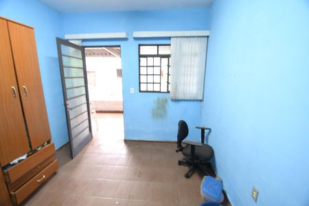 Casa à venda com 147m², 2 quartos e 1 vagaQuarto de Serviço