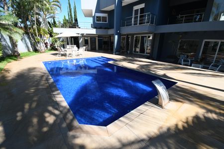 Casa de condomínio à venda com 527m², 5 quartos e 5 vagasPiscina