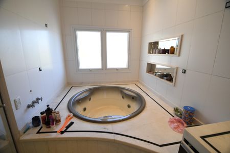 Casa de condomínio à venda com 527m², 5 quartos e 5 vagasBanheiro Suíte