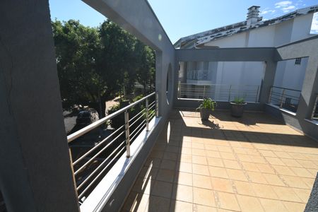 Casa de condomínio à venda com 527m², 5 quartos e 5 vagasQuarto 5 - Sacada