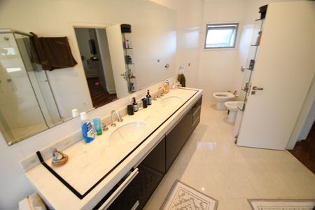 Casa de condomínio à venda com 527m², 5 quartos e 5 vagasBanheiro Suíte