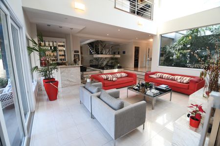 Casa de condomínio à venda com 527m², 5 quartos e 5 vagasSala