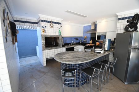 Casa de condomínio à venda com 527m², 5 quartos e 5 vagasVaranda gourmet