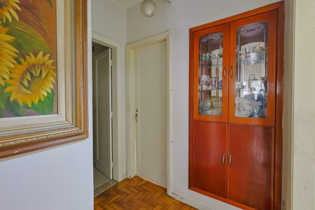 Corredor  de apartamento à venda com 3 quartos, 115m² em Centro, Belo Horizonte
