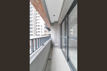 Varanda de kitnet/studio à venda com 1 quarto, 30m² em Vila Cordeiro, São Paulo