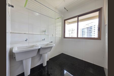 Apartamento para alugar com 280m², 4 quartos e 4 vagasÁrea de Serviço 