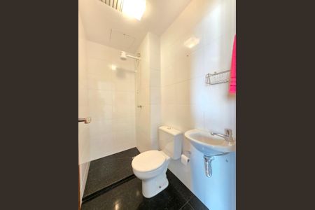 Apartamento para alugar com 280m², 4 quartos e 4 vagasBanheiro de serviço 