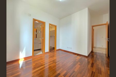 Apartamento para alugar com 280m², 4 quartos e 4 vagasQuarto Suíte 4