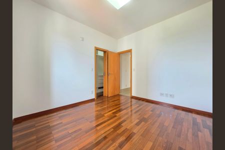 Apartamento para alugar com 280m², 4 quartos e 4 vagasQuarto Suíte 3