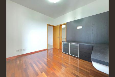 Apartamento para alugar com 280m², 4 quartos e 4 vagasQuarto Suíte 2