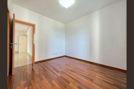 Apartamento para alugar com 280m², 4 quartos e 4 vagasQuarto Suíte 3