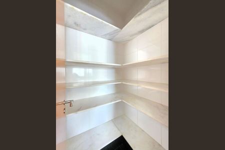 Apartamento para alugar com 280m², 4 quartos e 4 vagasDespensa 