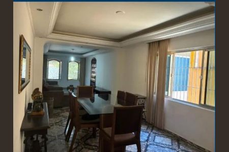 Casa à venda com 200m², 3 quartos e 3 vagasFoto 04