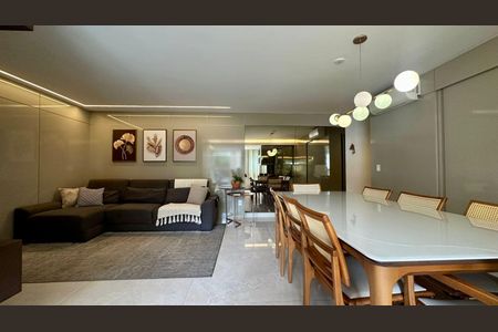 Sala  de apartamento à venda com 3 quartos, 105m² em Santa Efigênia, Belo Horizonte