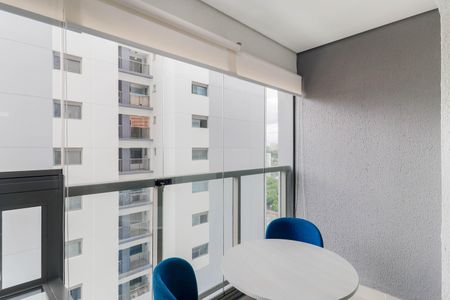 Varanda de kitnet/studio à venda com 1 quarto, 30m² em Santo Amaro, São Paulo