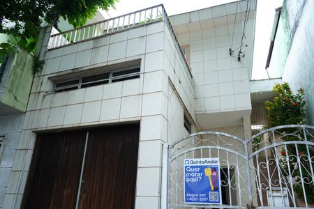 Casa para alugar com 140m², 2 quartos e 2 vagasFachada