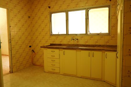 Casa para alugar com 140m², 2 quartos e 2 vagasCozinha