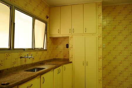 Casa para alugar com 140m², 2 quartos e 2 vagasCozinha - Armários