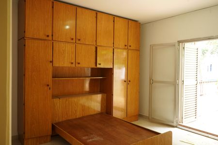 Casa para alugar com 140m², 2 quartos e 2 vagasQuarto 1