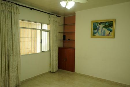 Sala de casa para alugar com 2 quartos, 140m² em Vila Antonina, São Paulo