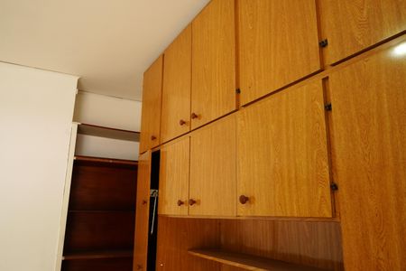 Quarto 1 - Armários de casa para alugar com 2 quartos, 140m² em Vila Antonina, São Paulo