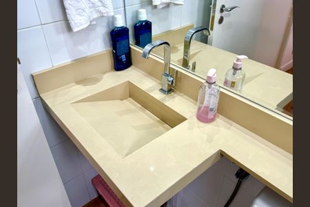 Apartamento à venda com 57m², 2 quartos e 1 vagaBanheiro 2