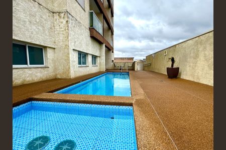 Apartamento à venda com 57m², 2 quartos e 1 vagaÁrea comum - Piscina