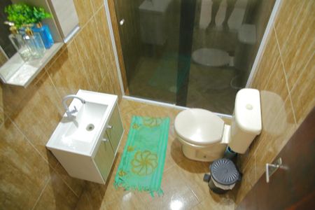 Casa à venda com 164m², 3 quartos e 1 vagaBanheiro 