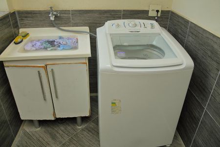 Casa à venda com 164m², 3 quartos e 1 vagaÁrea de serviço 