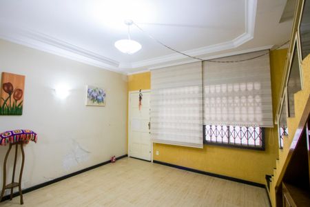 Sala de casa para alugar com 2 quartos, 240m² em Jardim, Santo André
