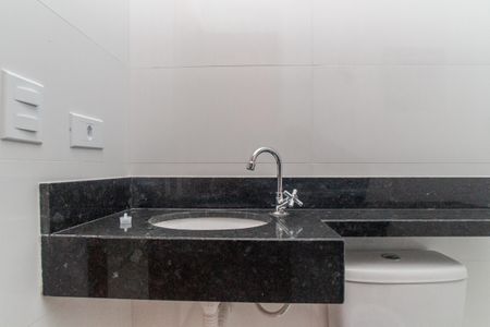 Casa à venda com 110m², 3 quartos e 1 vagaBanheiro