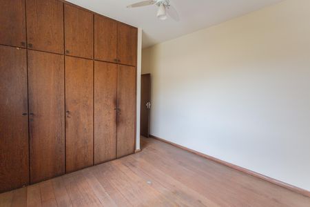 Casa à venda com 385m², 5 quartos e 4 vagasSuíte