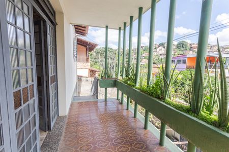 Casa à venda com 385m², 5 quartos e 4 vagasEntrada/Varanda