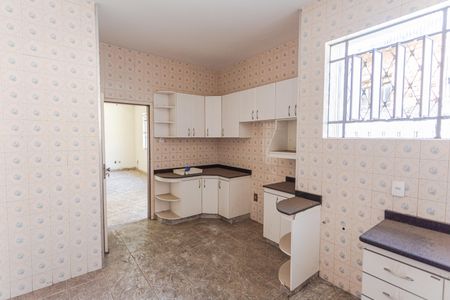 Casa à venda com 385m², 5 quartos e 4 vagasCozinha