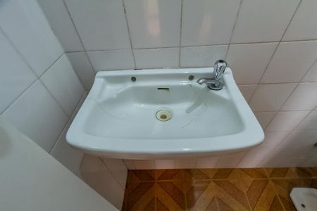 Casa à venda com 153m², 3 quartos e 2 vagas Casa à venda com 153m², 3 quartos e 2 vagasBanheiro de serviço