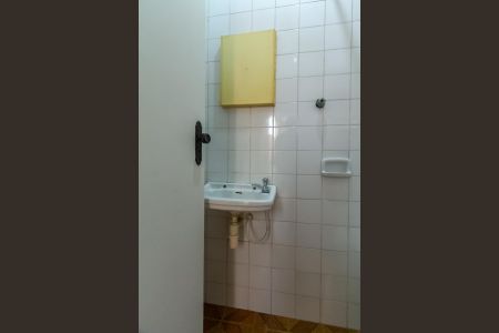 Casa à venda com 153m², 3 quartos e 2 vagas Casa à venda com 153m², 3 quartos e 2 vagasBanheiro de serviço