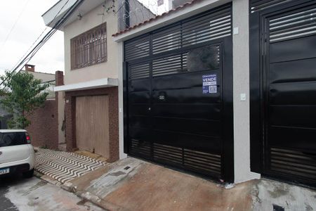 Casa à venda com 110m², 3 quartos e 1 vaga Casa à venda com 110m², 3 quartos e 1 vagaFachada