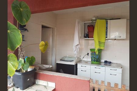 Casa à venda com 130m², 3 quartos e 2 vagasÁrea de serviço