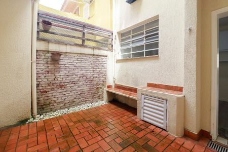 Casa para alugar com 110m², 3 quartos e 2 vagasQuintal